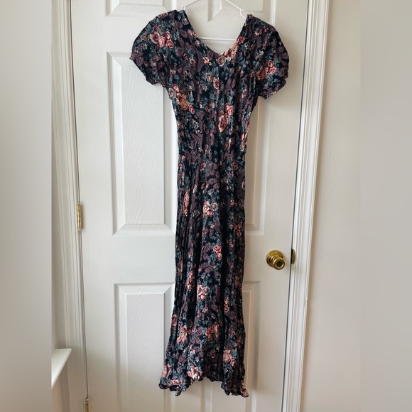 “Winter” Floral Dress - Picture 4 of 13